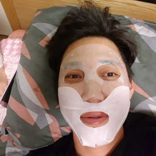 레이블옴므-labelhomme 레이블옴므 티유 마린 슈트 마스크팩(5EA) — 4.33점을 준 리뷰어가 2017년 12월 올린 사용 사진