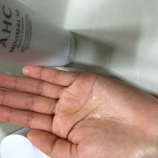 AHC 에이 에이치 씨 미니멀 10 워터리 에센스 — 4점을 준 리뷰어가 2018년 12월 올린 사용 사진
