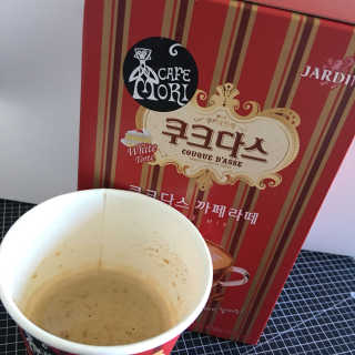 (주)쟈뎅 쟈뎅 까페모리 쿠크다스 까페라떼 — 5점을 준 리뷰어가 2017년 11월 올린 사용 사진