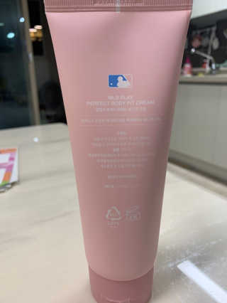 MLB COSMETICS [MLB PLAY] 퍼펙트 바디핏 크림 200ml — 5점을 준 리뷰어가 2019년 10월 올린 사용 사진