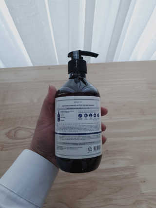 달리프 베러 퍼퓸 샴푸 1000ml 레이니데이 or 일랑로즈 — 5점을 준 리뷰어가 2020년 1월 올린 사용 사진