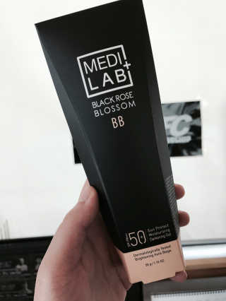 데이셀코스메틱 메디 랩 블랙로즈 블로썸 비비 50g — 4.33점을 준 리뷰어가 2017년 7월 올린 사용 사진