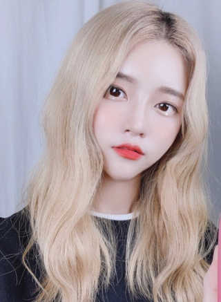 [후르디아] 주름 개선 기능성-석류 크림 미스트 — 5점을 준 리뷰어가 2019년 10월 올린 사용 사진