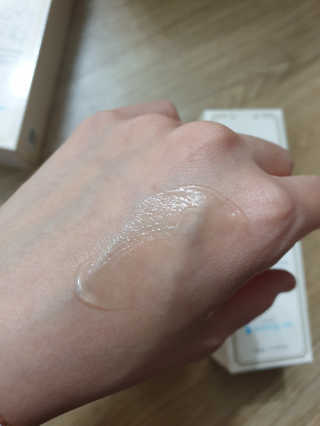 뷰티여우_아토클리닉 [아토클리닉] 아기들이 쓰는 보습, 진정 수딩젤 2개 — 3.5점을 준 리뷰어가 2019년 7월 올린 사용 사진