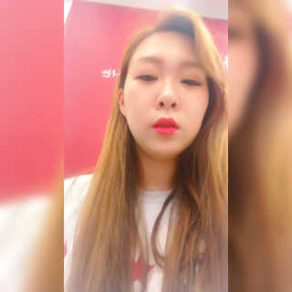 포렌코즈 글램 얼루어 립 크레용 — 4.33점을 준 리뷰어가 2017년 7월 올린 사용 사진