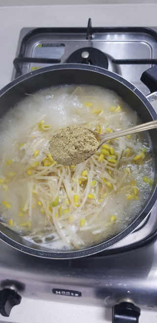 성진홀푸드 프리미엄 천연조미료 휼 120g 1병 — 4.5점을 준 리뷰어가 2019년 5월 올린 사용 사진