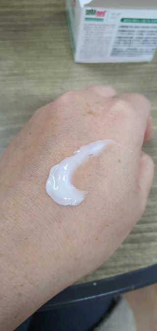 세바메드 우레아 수분폭탄크림 50ml — 5점을 준 리뷰어가 2019년 11월 올린 사용 사진