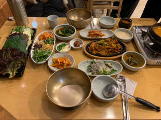 청국장과 보리밥 [청국장과보리밥] 두루치기 쌈정식or수육정식 中 택 1 — 3.5점을 준 리뷰어가 2018년 12월 올린 사용 사진