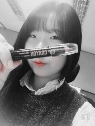 오제끄 쏘인텐스 립크레용 — 3점을 준 리뷰어가 2016년 11월 올린 사용 사진