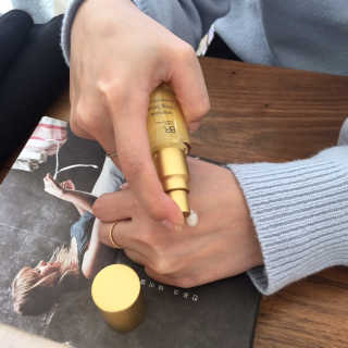 아이소이 불가리안 로즈 인텐시브 리프팅 세럼 20ml 탄력세럼 — 4.67점을 준 리뷰어가 2018년 11월 올린 사용 사진