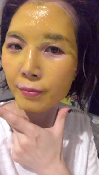 GoodDay Skincare GoodDay 강황 마스크 — 5점을 준 리뷰어가 2019년 5월 올린 사용 사진