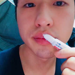 블리스텍스 립 릴리프 크림 립밤, 립 바이브런스 립밤 — 5점을 준 리뷰어가 2018년 11월 올린 사용 사진