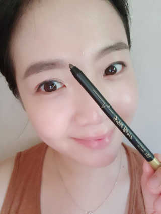 터치인솔 섀도우 팔레트와 젤아이라이너 펄덕후 세트 — 4.67점을 준 리뷰어가 2018년 8월 올린 사용 사진