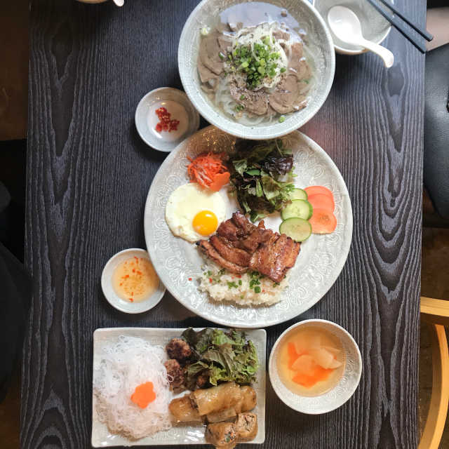 [냐비엣] 세가지 메뉴 제공 - 퍼보,분짜,껌슨 리뷰 사진