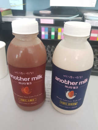 식사대용 아몬드밀크 어나더밀크 500ml X 2병 — 5점을 준 리뷰어가 2018년 8월 올린 사용 사진