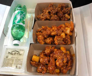 가마로강정원당시장점 [가마로강정 원당시장점] 3가지 맛 강정세트 즐기기 — 5점을 준 리뷰어가 2018년 12월 올린 사용 사진