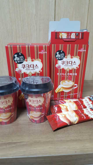 (주)쟈뎅 쟈뎅 까페모리 쿠크다스 까페라떼 — 5점을 준 리뷰어가 2017년 11월 올린 사용 사진