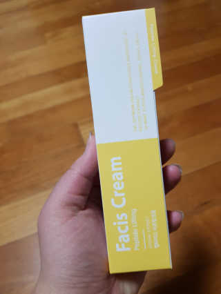 파시스 펩타이드 리프팅 크림 — 5점을 준 리뷰어가 2019년 2월 올린 사용 사진