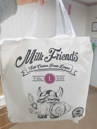 밀크프렌즈 MILK FRIENDS 쿠션 팬츠 기저귀 — 4.83점을 준 리뷰어가 2018년 10월 올린 사용 사진