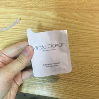 아크틱오션 아스타잔틴 앰플 톤 업 크림 — 4.5점을 준 리뷰어가 2019년 2월 올린 사용 사진