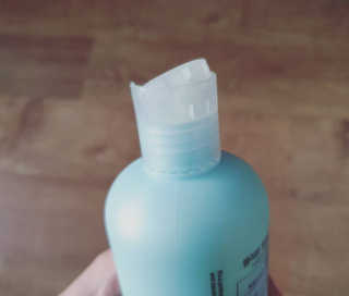 셀리본 하수오 내츄럴 프리벤션 탈모관리 샴푸 300ml — 5점을 준 리뷰어가 2019년 11월 올린 사용 사진