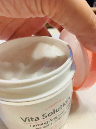 지고트 비타솔루션12 퍼밍 앰플 크림 100ml — 5점을 준 리뷰어가 2019년 8월 올린 사용 사진