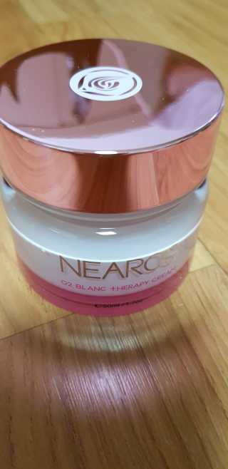 NEAROS 네아로스 오투 블랑 테라피 크림 — 5점을 준 리뷰어가 2017년 11월 올린 사용 사진
