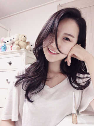 딜라잇18 홀리몰리 글리터라이너 — 4점을 준 리뷰어가 2016년 10월 올린 사용 사진