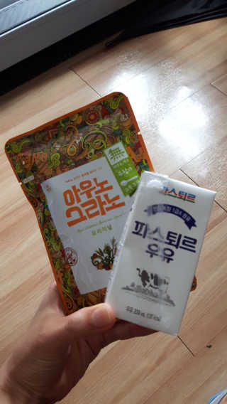 아우노그라노 오리지날, 진짜 베리, 진짜 카카오 — 5점을 준 리뷰어가 2018년 7월 올린 사용 사진