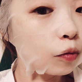클리앳 콜라겐 액티브 마스크 10매 — 3.5점을 준 리뷰어가 2019년 7월 올린 사용 사진