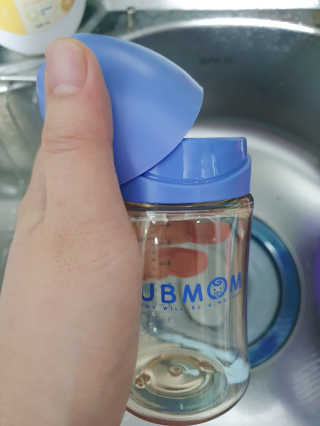 유비맘 PPSU 젖병 노꼭지_200ml_컬러 랜덤 발송 — 4점을 준 리뷰어가 2020년 3월 올린 사용 사진