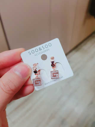 수앤수 원터치귀걸이 로즈핑크컬러 13종 모음 — 4.5점을 준 리뷰어가 2019년 3월 올린 사용 사진