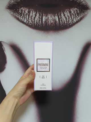 레드컨테이너 페로몬향 퍼퓸 바디에멀전 — 5점을 준 리뷰어가 2020년 1월 올린 사용 사진