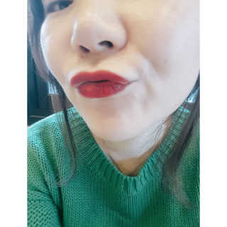 터치인솔 메탈리스트 리퀴드 포일 립스틱 5종 — 5점을 준 리뷰어가 2018년 3월 올린 사용 사진