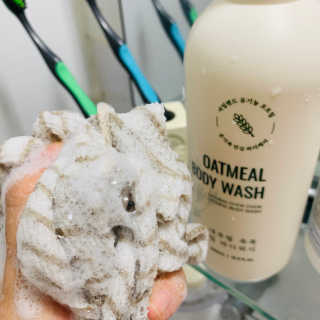 (주)에네스티 내추럴 촉촉  오트밀 바디워시 500ml — 4.5점을 준 리뷰어가 2019년 10월 올린 사용 사진