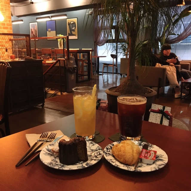 [문스톤] 디저트 트리오+음료2 세트 리뷰 사진