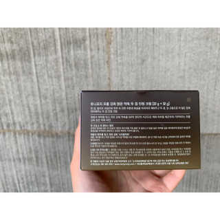 토니모리 프롬 강화 맑은 약쑥 두 겹 진정 크림 — 4점을 준 리뷰어가 2019년 9월 올린 사용 사진