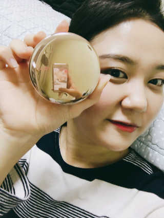 Honey Trap 톤 업 파운데이션 쿠션(W22.5,C17.5) — 3.83점을 준 리뷰어가 2018년 3월 올린 사용 사진