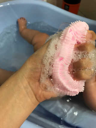 비비또 실리콘 베이비 타월 — 4점을 준 리뷰어가 2019년 7월 올린 사용 사진