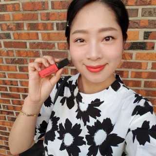 우드버리 울트라에이치디 스무디벨벳틴트 — 5점을 준 리뷰어가 2018년 6월 올린 사용 사진