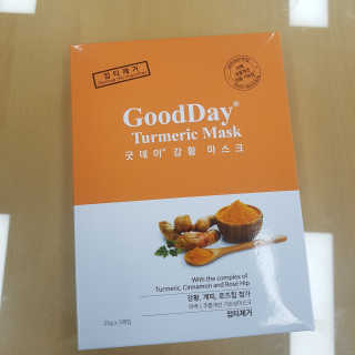GoodDay Skincare GoodDay 강황 마스크 — 4.5점을 준 리뷰어가 2019년 5월 올린 사용 사진