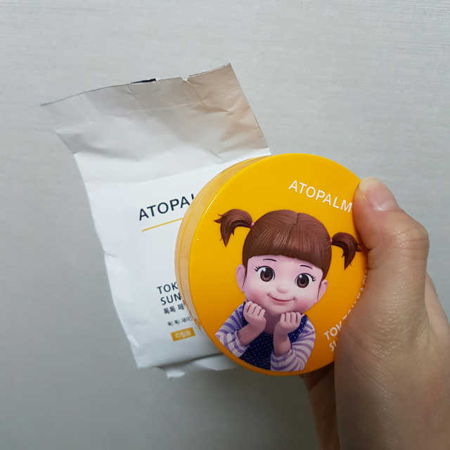 아토팜 톡톡 페이셜 선팩트 SPF43 PA+++ 리뷰 사진
