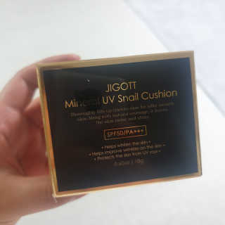 지고트 미네랄 UV 스네일 쿠션 리필포함 — 5점을 준 리뷰어가 2019년 6월 올린 사용 사진