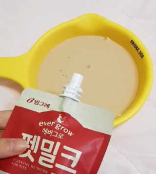 [빙그레] 에버그로 생유산균 1봉（10포입）+펫밀크2팩 — 5점을 준 리뷰어가 2019년 3월 올린 사용 사진