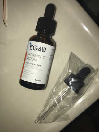 eg4u 이지포유 비타민 C 세럼 — 5점을 준 리뷰어가 2018년 8월 올린 사용 사진