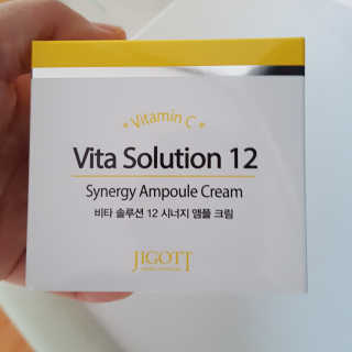지고트 비타솔루션12 시너지 앰플 크림 100ml — 5점을 준 리뷰어가 2019년 7월 올린 사용 사진