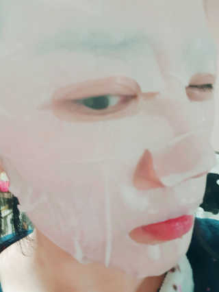 닥터로라 눈부셔 롤라 + 아티스트 롤라 마스크 — 4.33점을 준 리뷰어가 2018년 12월 올린 사용 사진