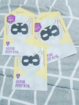 23years old 아큐페어 쁘띠 마스크 (5장) — 5점을 준 리뷰어가 2017년 7월 올린 사용 사진