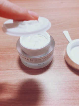 클라뷰 화이트 펄세이션 디바인 펄 크림 — 3.5점을 준 리뷰어가 2017년 1월 올린 사용 사진