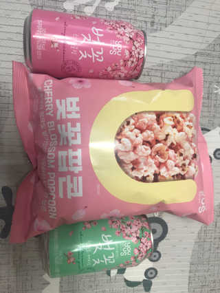 GS25 벚꽃 팝콘 + 벚꽃스파클링 + 벚꽃 청포도 에이드 — 5점을 준 리뷰어가 2018년 3월 올린 사용 사진